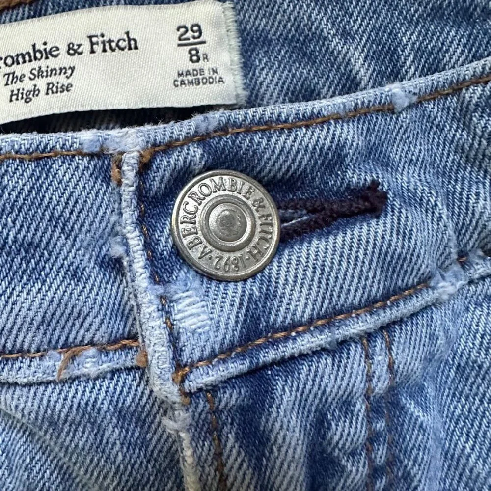 Abercrombie & Fitch The Skinny Distressed High Rise Jeans - Size 8 / 29 R - Picture 7 of 12